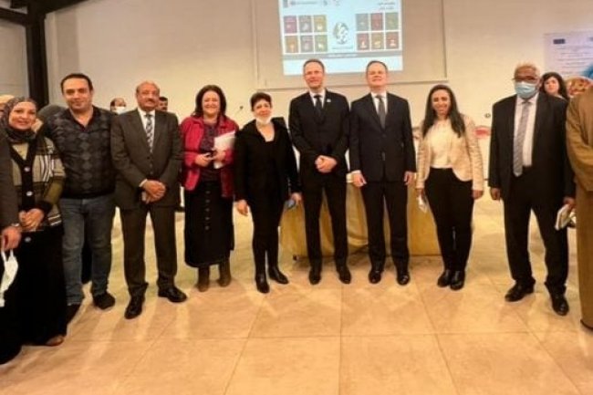 سفير بريطانيا يزور أنشطة برنامج "وعي" للتنمية المجتمعية بالمنيا