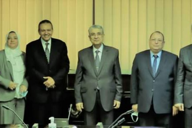 وزير الكهرباء يبحث مع البنك الدولي مشروعات الهيدروجين الأخضر والربط مع اليونان