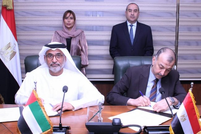 وزير الطيران يشهد توقيع مذكرة تفاهم بين سلطتى الطيران المدنى المصرى والإماراتى
