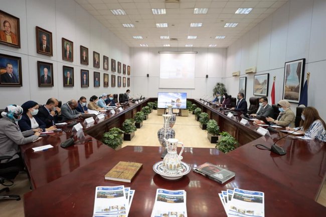 وزراء السياحة والتنمية المحلية والبيئة يناقشون استعدادات استضافة مصر لمؤتمر تغير المناخ "COP 27" نهاية العام الجاري