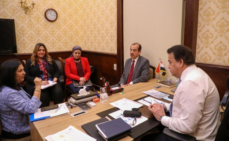 عبد الغفار يبحث مع ممثل منظمة الصحة العالمية بمصر سبل التعاون في القطاع الصحي