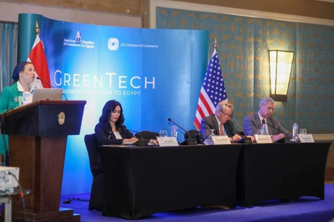 وزيرة البيئة تستعرض فرص الاستثمار الأخضر بغرفة التجارة الأمريكية بالقاهرة