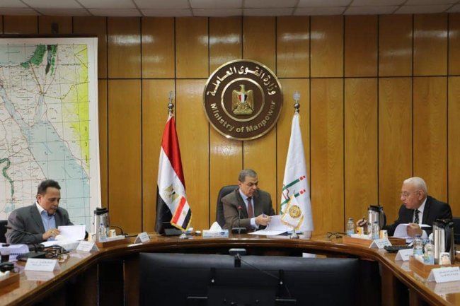 القوى العاملة: صرف 2.8 مليار إعانات طوارئ لـ 420 ألف عامل يعملون في 3941 منشأة