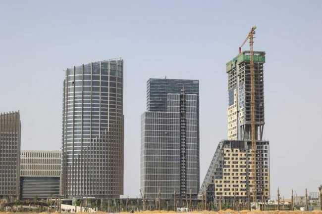 الإسكان: الانتهاء من جميع الهياكل الرئيسية للأبراج بمنطقة الأعمال المركزية بالعاصمة الإدارية الجديدة