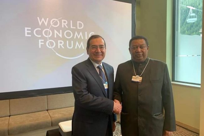 «الملا» يبحث مع الأمين العام ل «أوبك» موقف أسواق الطاقة العالمي