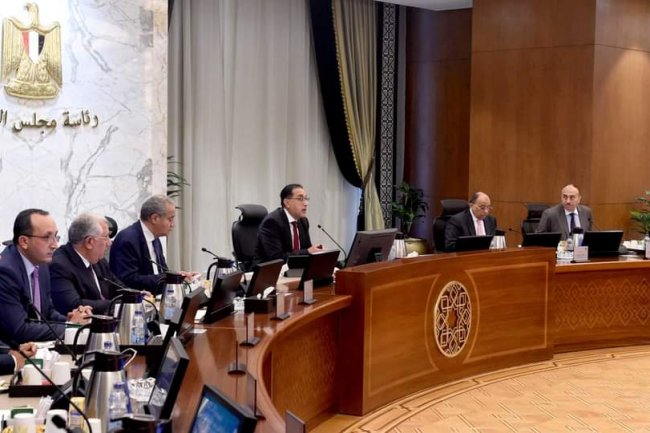 «مدبولى» :التعامل بحسم مع من يحتفظ بالقمح أو يورده خارج المنظومة الرسمية