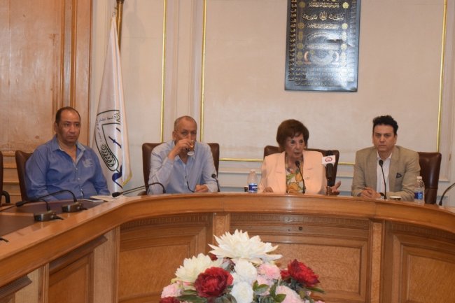 غرفة القاهرة تنظم ندوة تثقيفية لتسويق منتجات أصحاب الحرف اليدوية والتراثية