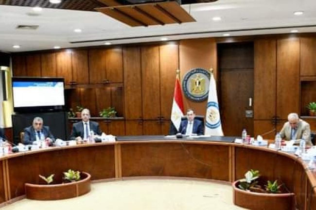 «الملا» : بدء اجراءات إقامة منطقة بترولية جديدة «الحديثة » بالتبين