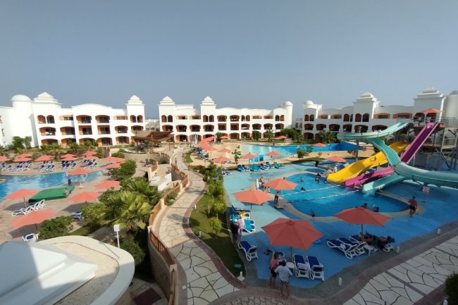 تخقيض الدرجات السياحية لـ 50 فندقا فى مدينة شرم الشيخ