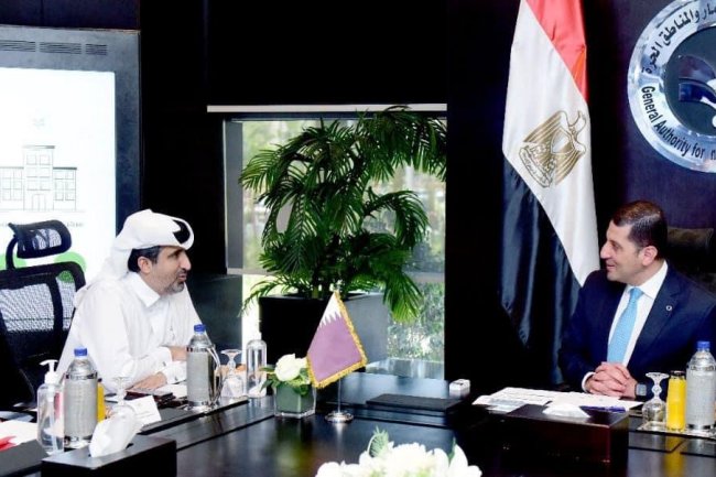 رئيس هيئة الاستثمار يستقبل المدير التنفيذي لـ "غرفة تجارة وصناعة قطر" ووفدا من كبري الشركات القطرية