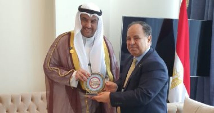 «المالية» : تشجيع تدفق الاستثمارات الكويتية إلى مصر