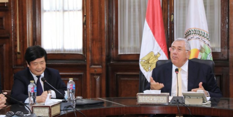 الزراعة يبحث مع الفاو جهود مصر في برنامج مكافحة دودة الحشد الخريفية