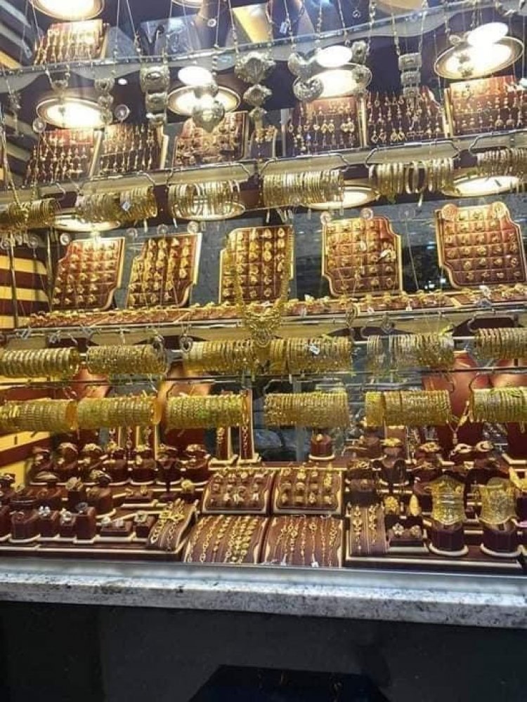 الذهب يواصل الانهيار وسعر جرام ٢١يسجل هذا الرقم