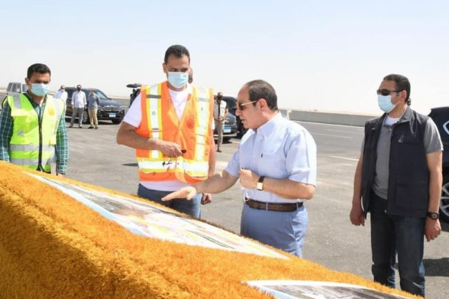 الرئيس السيسي يتفقد سير العمل بكورنيش المقطم