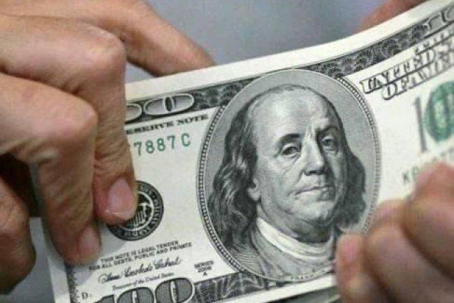 ارتفاع مفاجئ لسعر الدولار مقابل الجنيه خلال التعاملات المسائية