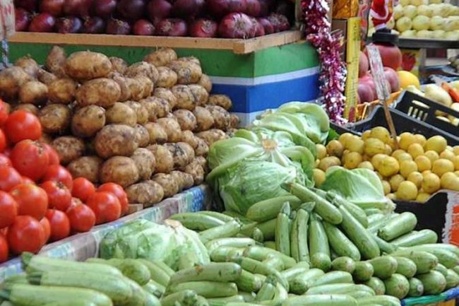 الطماطم بـ3 جنيهات..استقرار أسعار الخضروات والفاكهة اليوم الجمعة