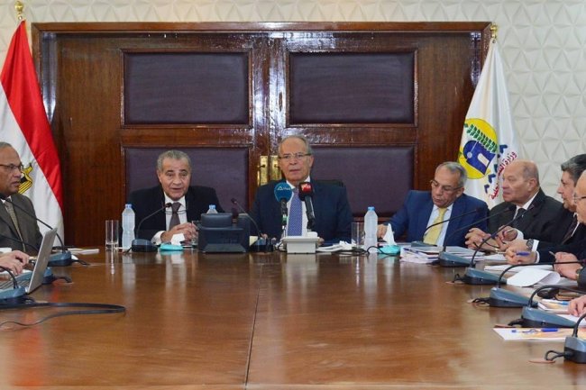 وزير التموين : توجيهات للمديريات التموينية بتسيير حملات يومية على الأسواق والمخابز ومنافذ صرف السلع.