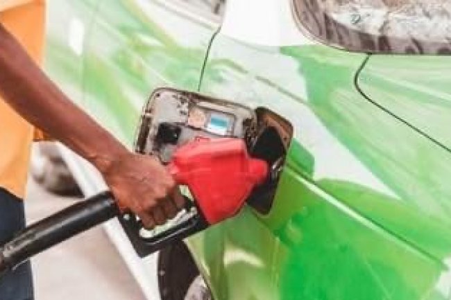 تحرك عاجل من الحكومة بعد تحريك أسعار البنزين ..تعرف  عليه