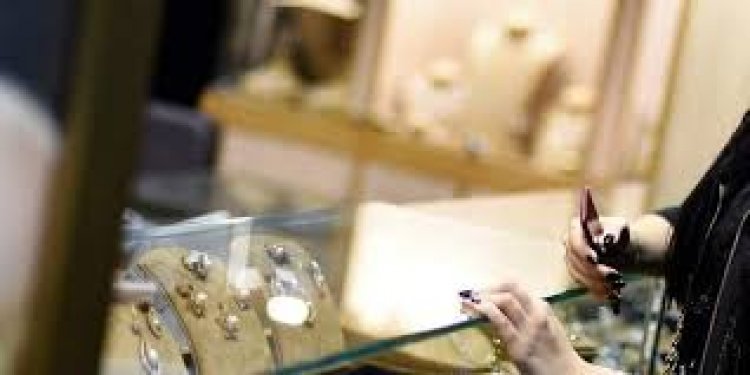 انهيار أسعار الذهب بنهاية التعاملات المسائية