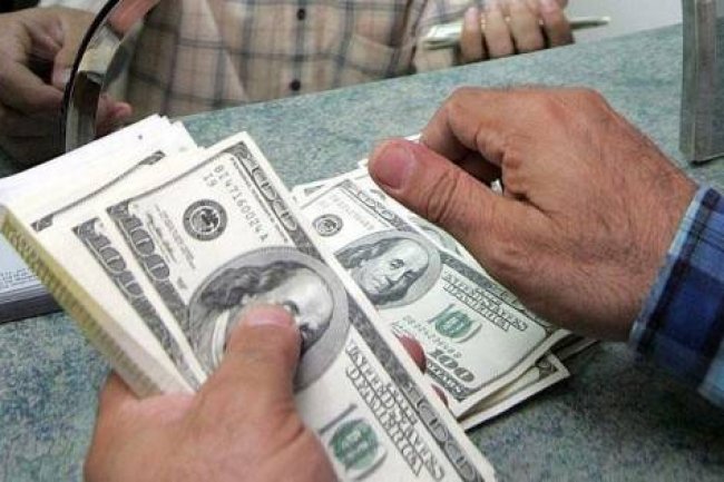 الدولار يواصل جنونه أمام الجنيه 