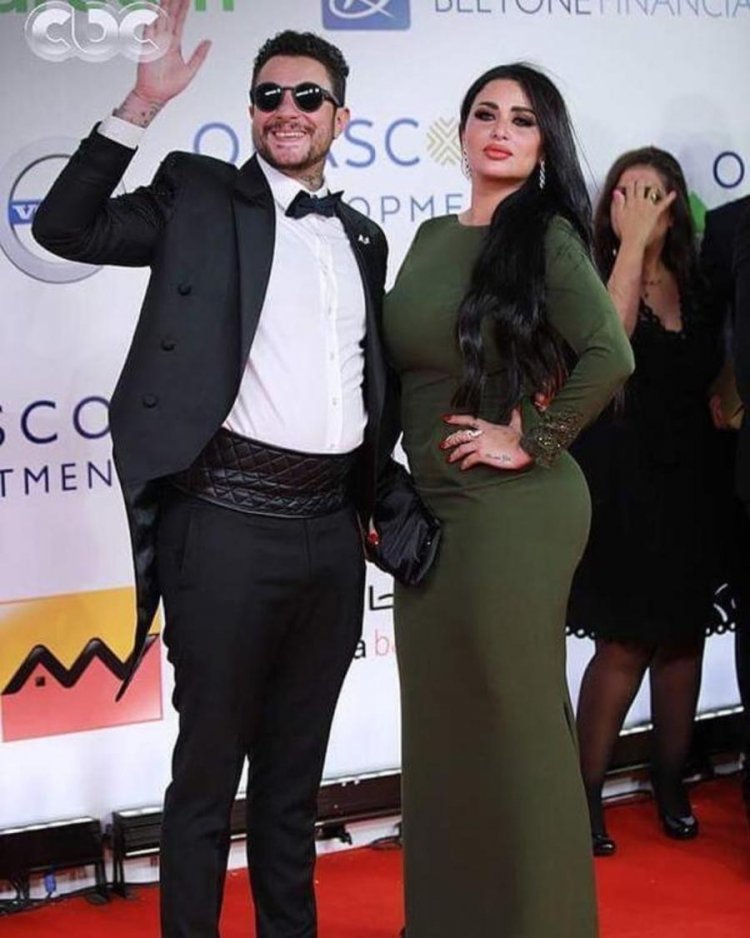 طليقة أحمد الفيشاوي تظهر بعلم المثلية الجنسية.. شاهد 