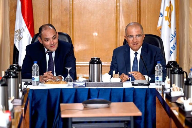 تفاصيل اجتماع وزير التجارة والصناعة  مع مجلس إدارة اتحاد الصناعات ورؤساء الغرف الصناعية 
