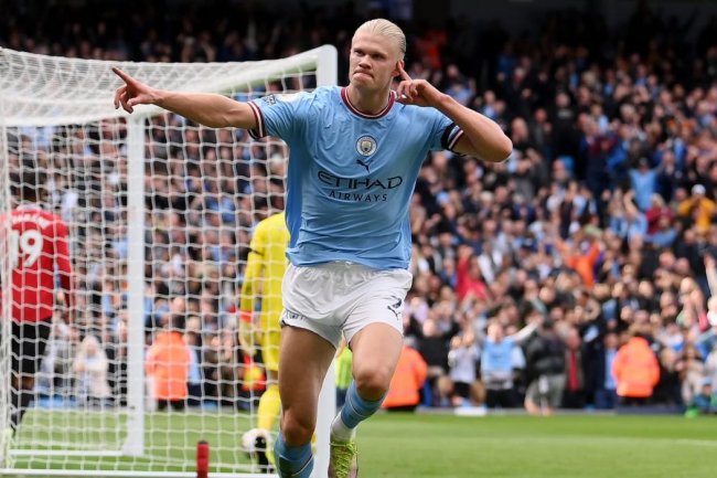 ليس إنسانا .. حارس مرمى كوبنهاغن يصاب بالذهول من مستوى إيرلينغ هالاند