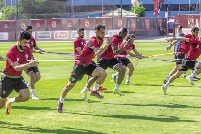شادي حسين يقود هجوم الأهلى أمام الاتحاد المنستيري