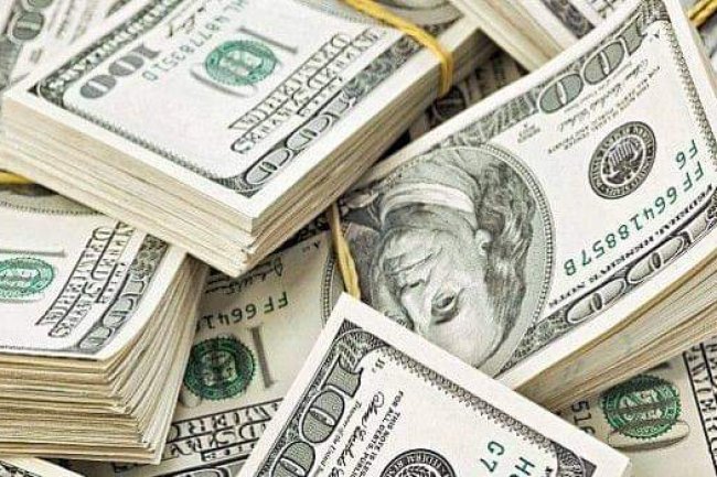 تراجع سعر الدولار في نهاية التعاملات بعد تجاوزه الـ24 جنيها