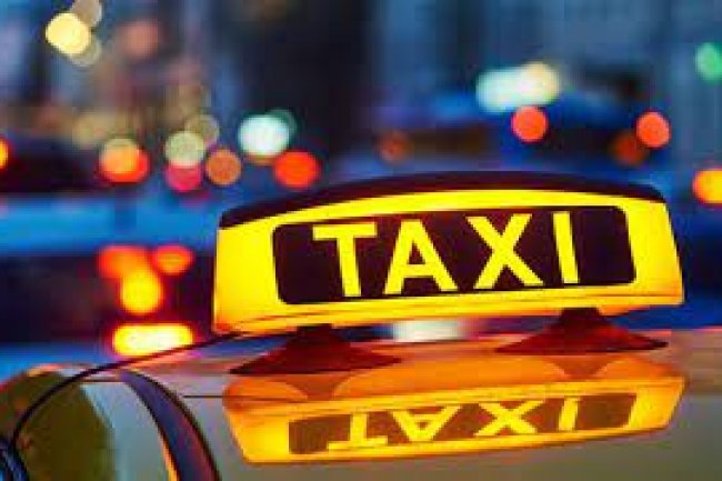 وضعت مولودها في  التاكسي فتم تغريمها بـ3300 جنيهًا