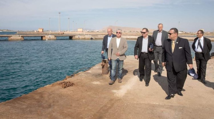   رئيس الهيئة الاقتصادية لقناة السويس يدرس رفع كفاءة ميناء الطور 