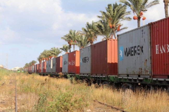 الحكومة تسند إدارة وتشغيل قطاع نقل البضائع بالسكك الحديدية لصالح تحالف شركات خاصة 