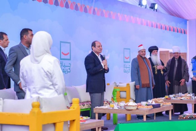 السيسي : يا كامل يا وزير مش كفاية أسفلت بقى