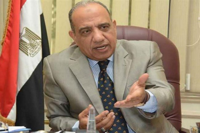 وزير قطاع الأعمال يتابع خطة العمل في مصانع الغزل والنسيج 