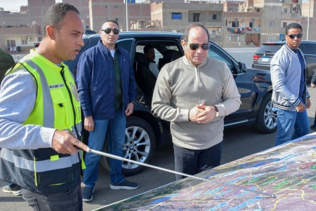 الرئيس السيسي يتفقد محور  كمال عامر بالجيزة 
