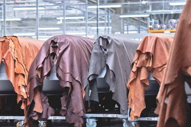 رئيس وفد الاتحاد الأوروبي لدى مصر: الابتكار في مجال المنسوجات والجلود ليس رفاهية