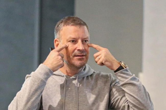 رغم فضيحة كلاتنبرج.. اتحاد الكرة يبحث عن خبير اجنبي لرئاسة لجنة الحكام