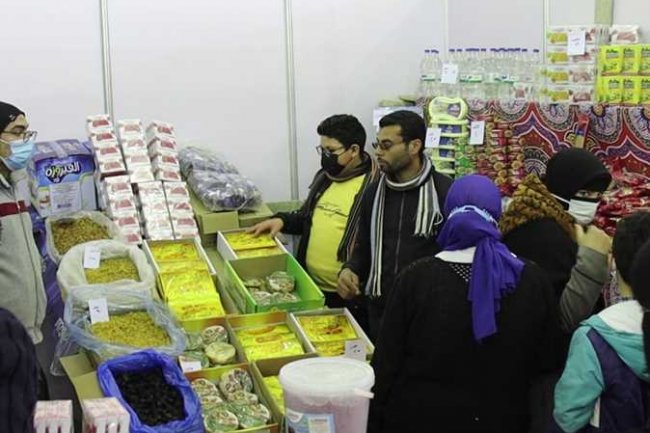 السكر بـ 14.5 جنيه.. إقبال كبير على  معرض «أهلا رمضان» ببورسعيد