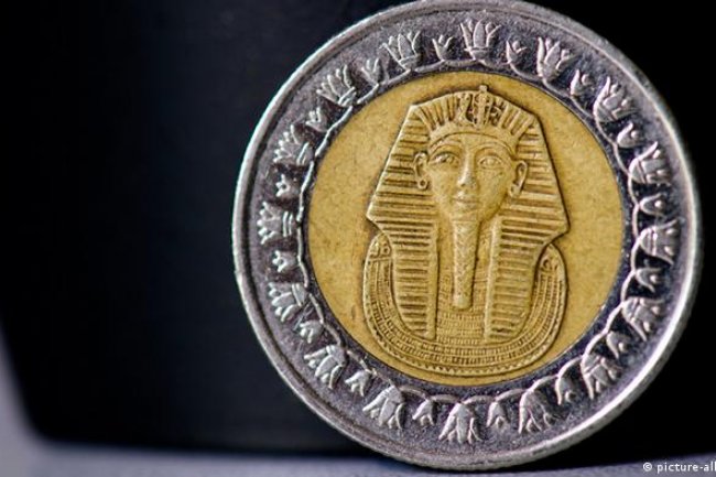 «رويترز» تتوقع تماسك الجنيه المصري مقابل الدولار خلال الخمسة أشهر المقبلة