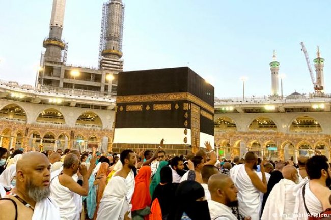 «غرفة شركات السياحة» تتبرأ من رفع أسعار العمرة : السماسرة السبب 