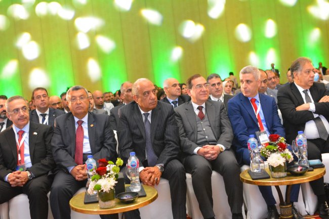  وزير قطاع الأعمال : الأسمدة في المركز الثاني للصادرات المصرية بقيمة 2.7 مليار دولار