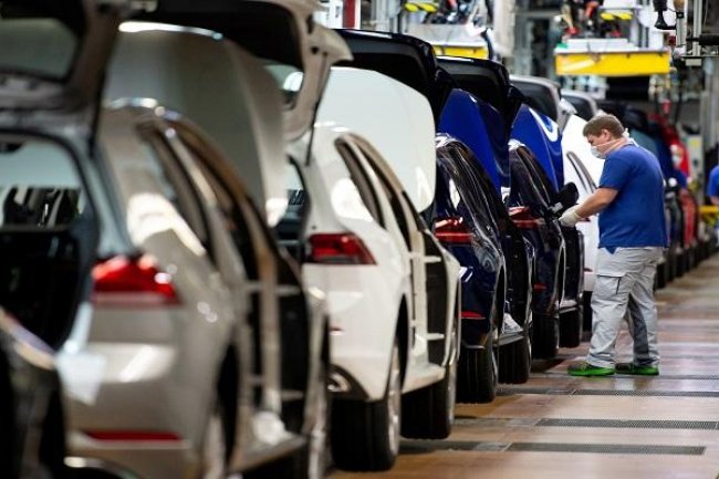  مجلس النواب يبحث منح بعض التيسيرات للمصريين بالخارج لاستقدام السيارات