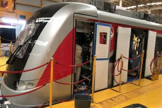   وزير النقل يقرر بيع أسعار تذاكر القطار الكهربائي بنصف تكلفتها الفعلية