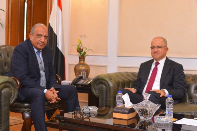 وزير قطاع الأعمال :الدولة حريصة على دعم وتوطين الصناعة وتعظيم الصادرات