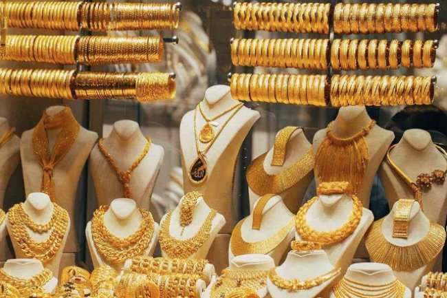 مخاوف رفع أسعار الفائدة تدفع الذهب للهبوط