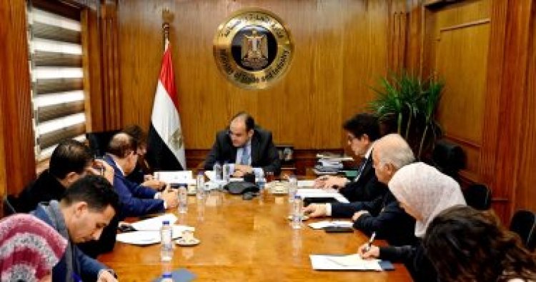 « التجارة»  تبحث زيادة معدلات التصدير مع  5 مجالس تصديرية