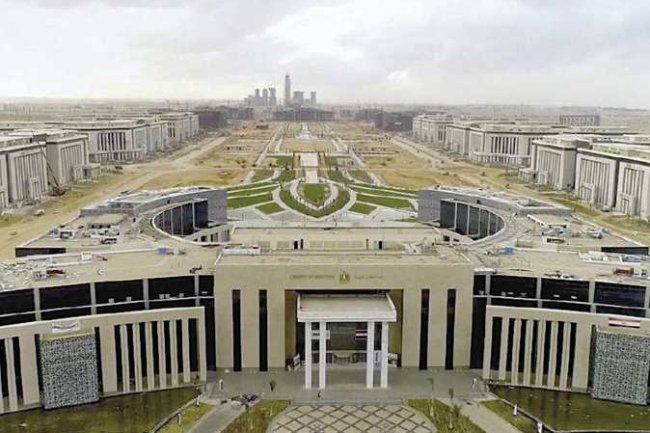 عباس : العاصمة الإدارية الأولى في تطبيق مفاهيم الاستدامة بمصر والشرق الأوسط