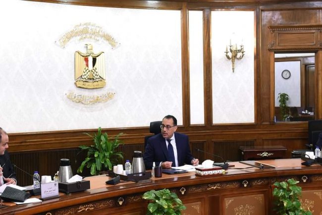 رئيس الوزراء يلتقي وزير الصناعة لعرض الفرص الاستثمارية في القطاع الصناعي