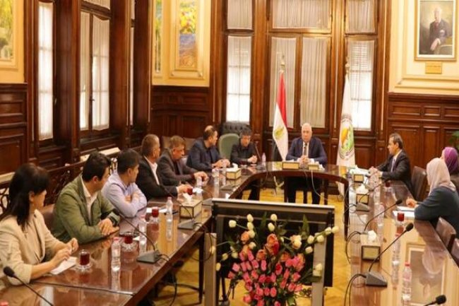 مصر وأوزباكستان تبحثان التعاون لتطوير زراعة القطن وبنجر السكر