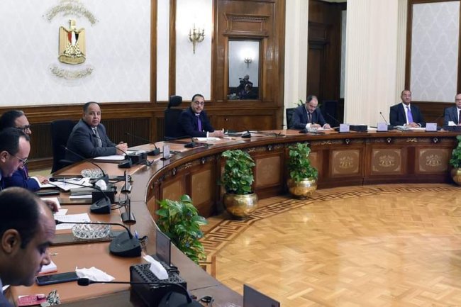 رئيس الوزراء يتابع موقف تطبيق منظومة الشحن المسبق